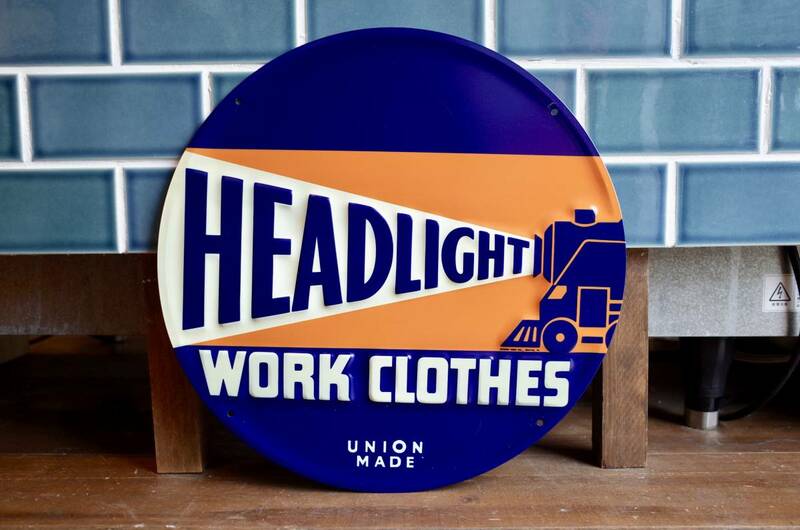 新品　HEADLIGHT WORK CLOTHING ヘッドライト　看板 エンボスサイン メタルサイン 世田谷ベース アメリカ USA 50's カバーオール