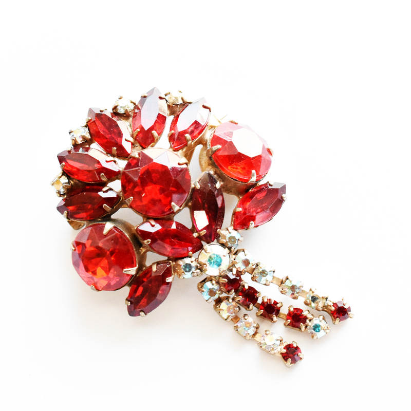 Vintage 1950’s　red×aurora rhinestone brooch