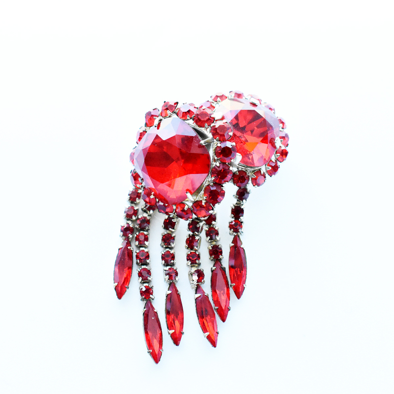 Vintage 1950's red rhinestone fringe　brooch