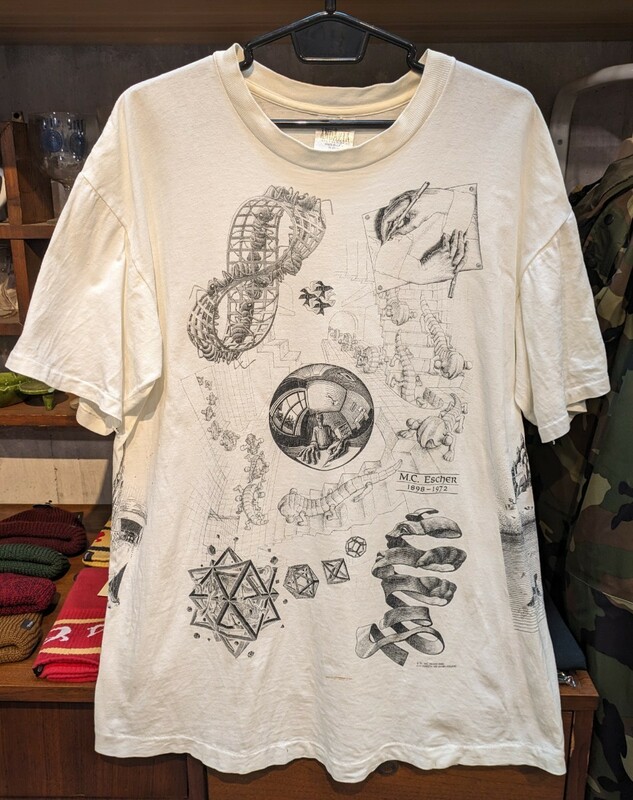 柄が多い1枚！エッシャー MC ESCHER マルチ Tシャツ XL ビンテージ VINTAGE オールド USA製 90s だまし絵 当時物 C1991 レア デザイン