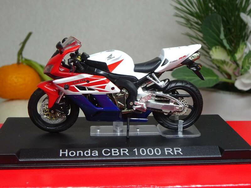 #1/24 Honda ホンダ CBR 1000 RR