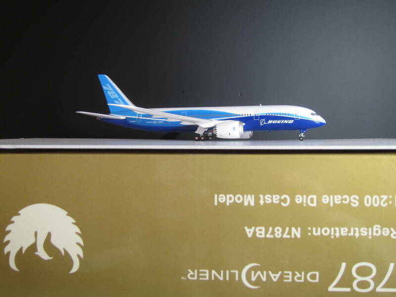 ◆ダイキャスト製（タイヤ等一部除く）◆ＢＯＥＩＮＧ [N787BA] ＤＲＥＡＭ）ＬＩＮＥＲ【ＡＮＡ】◆Phoenix [1:200]◆Ｂ７８７