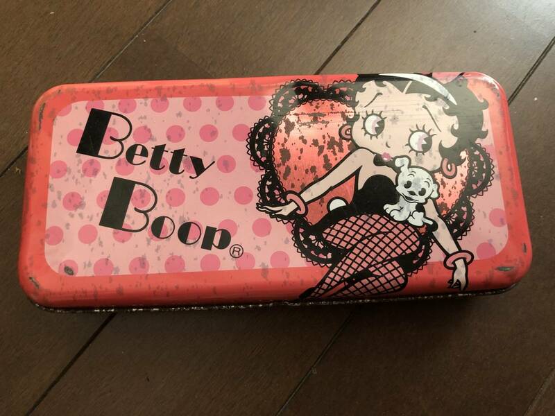 ベティちゃん　缶ペンケース