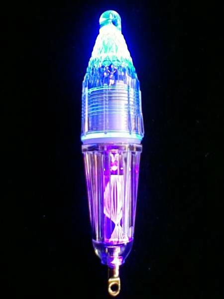 水中ライト 集魚灯 イカ 太刀魚 サバ 深海魚　ＵＶ紫外線　ケイムラキャップ 電池入り 16 送料全国200円