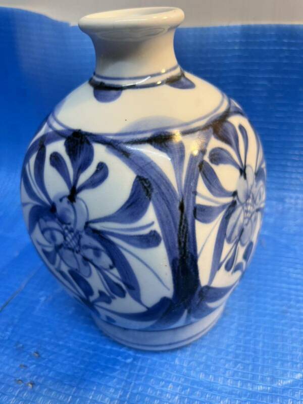 染付　砥部焼　梅山　花瓶　美術品　花器 壺 陶磁器 骨董品　縁起物　中国 古玩 花瓶　時代物