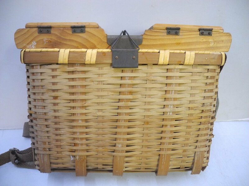 釣り道具W16／竹製魚籠（検：竹籠・道具箱・木箱・ビク・びく・川魚タナゴ・アユ）　　(^00WD20B