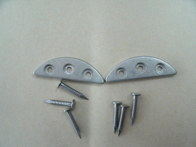 ３つ穴プロテクタ カカト金具　メタルプレート　磨り減り防止 b65