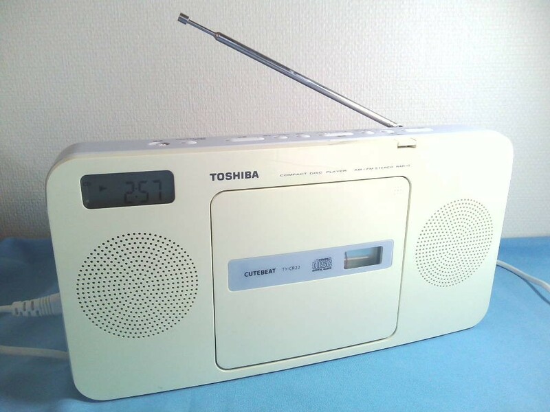 TOSHIBA 東芝　TY-CR22　CDラジオ ホワイト　2014年製　電源コード付き★ジャンク