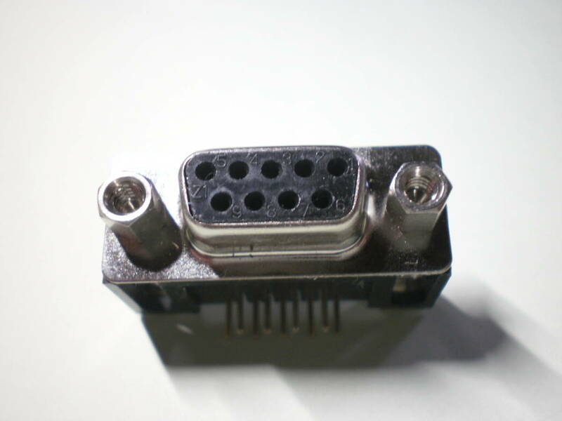 D-Sub9ピンコネクター　基板用メス　1個　　未使用品