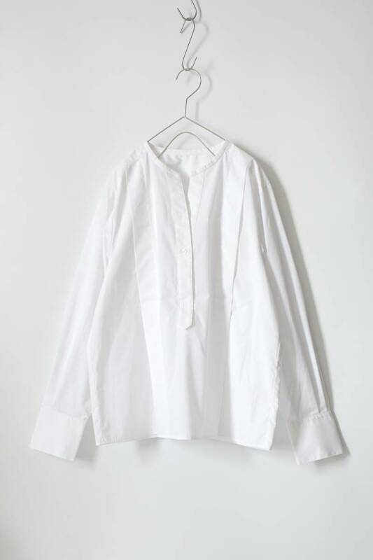 23SS美品 #Newans:タックデザインスキッパーネックシャツ/洗える/ハッシュ ニュアンス/サイズ1