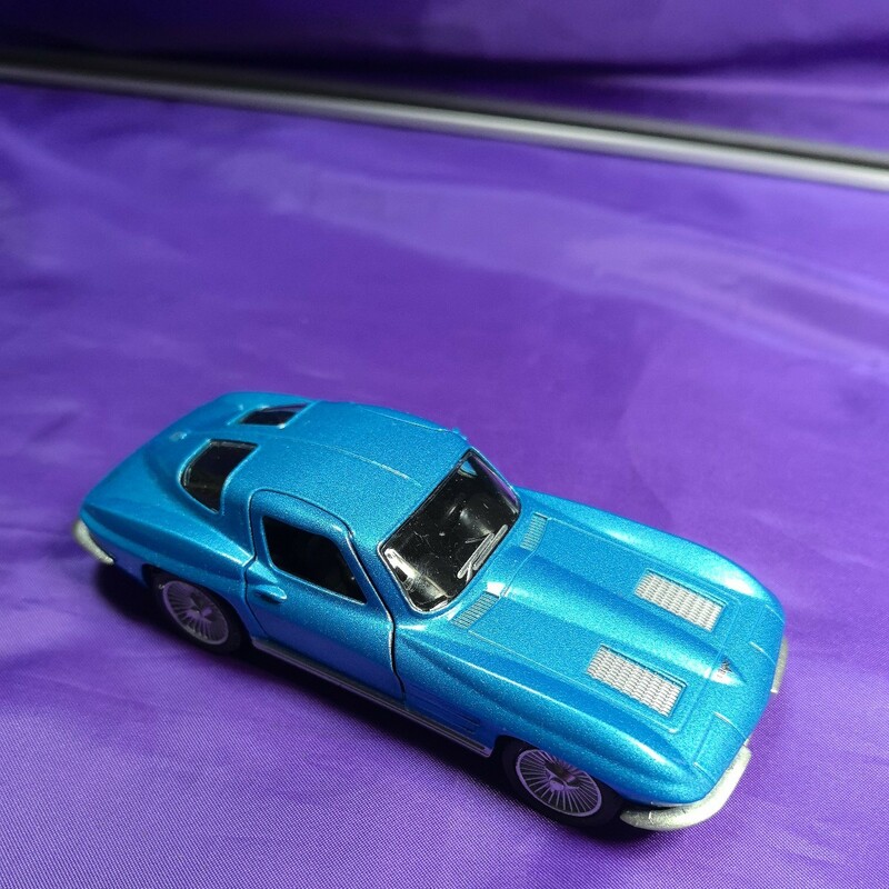 「未使用」1/43 シボレー・コルベット（Chevrolet Corvette） 2代目 C2型（1963年1967年） 1963 ミニカー 完成品