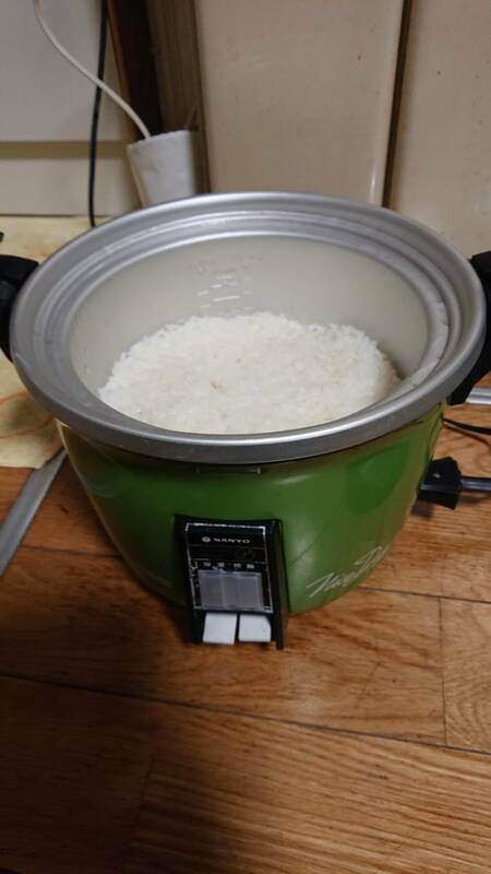 レトロ 家電　ご飯炊けた画像あります　サンヨー 三洋電機　EC－１３０P　電気釜 炊飯器　　保温　ekt3-40　　　　