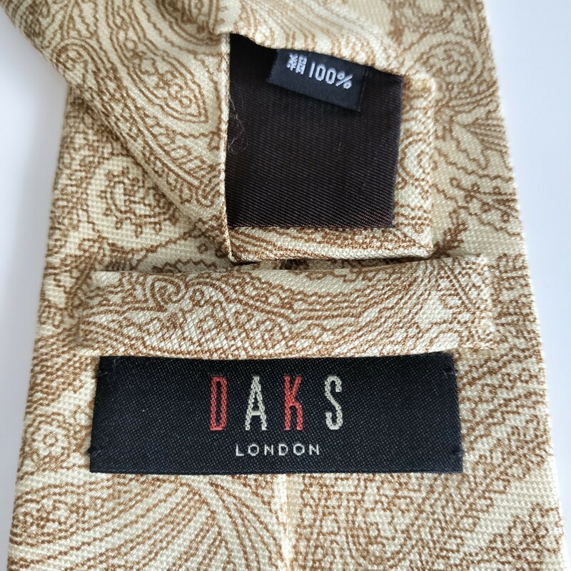 DAKS（ダックス）ベージュ葉っぱ柄ネクタイ