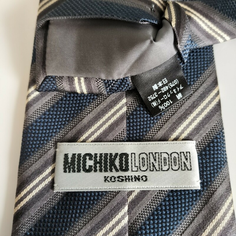 ミチコロンドン(MICHIKO LONDON)紺灰色ストライプネクタイ