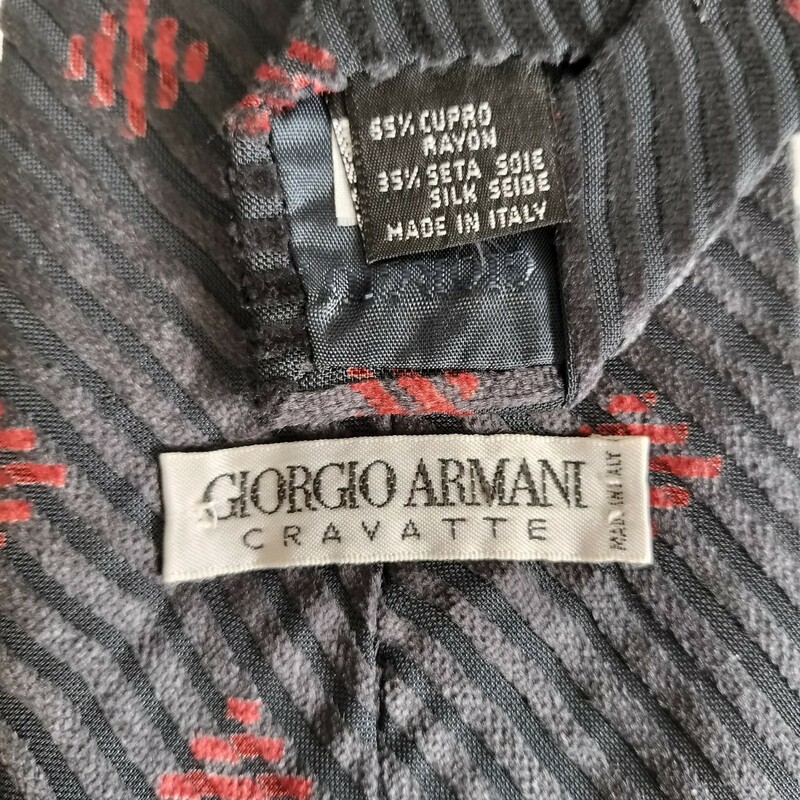 GIORGIO ARMANI(ジョルジオアルマーニ)黒ストライプ赤線四角ネクタイ