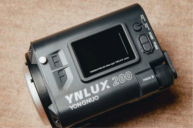 【新品未使用】YONGNUO LUX200 撮影用ライト スタジオライト LEDライト2600K-6500K 動画撮影 ビデオライト 200W COB ビーズで調光可能