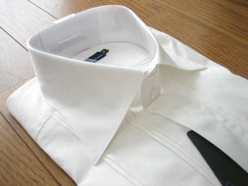 即決新品 /ドゥエボットーニ ワイドカラー / 長袖 ドレスシャツ / M / 39-82 / 白 花柄の織柄 / 綿100% / 日本製 / 送料無料 / フレックス