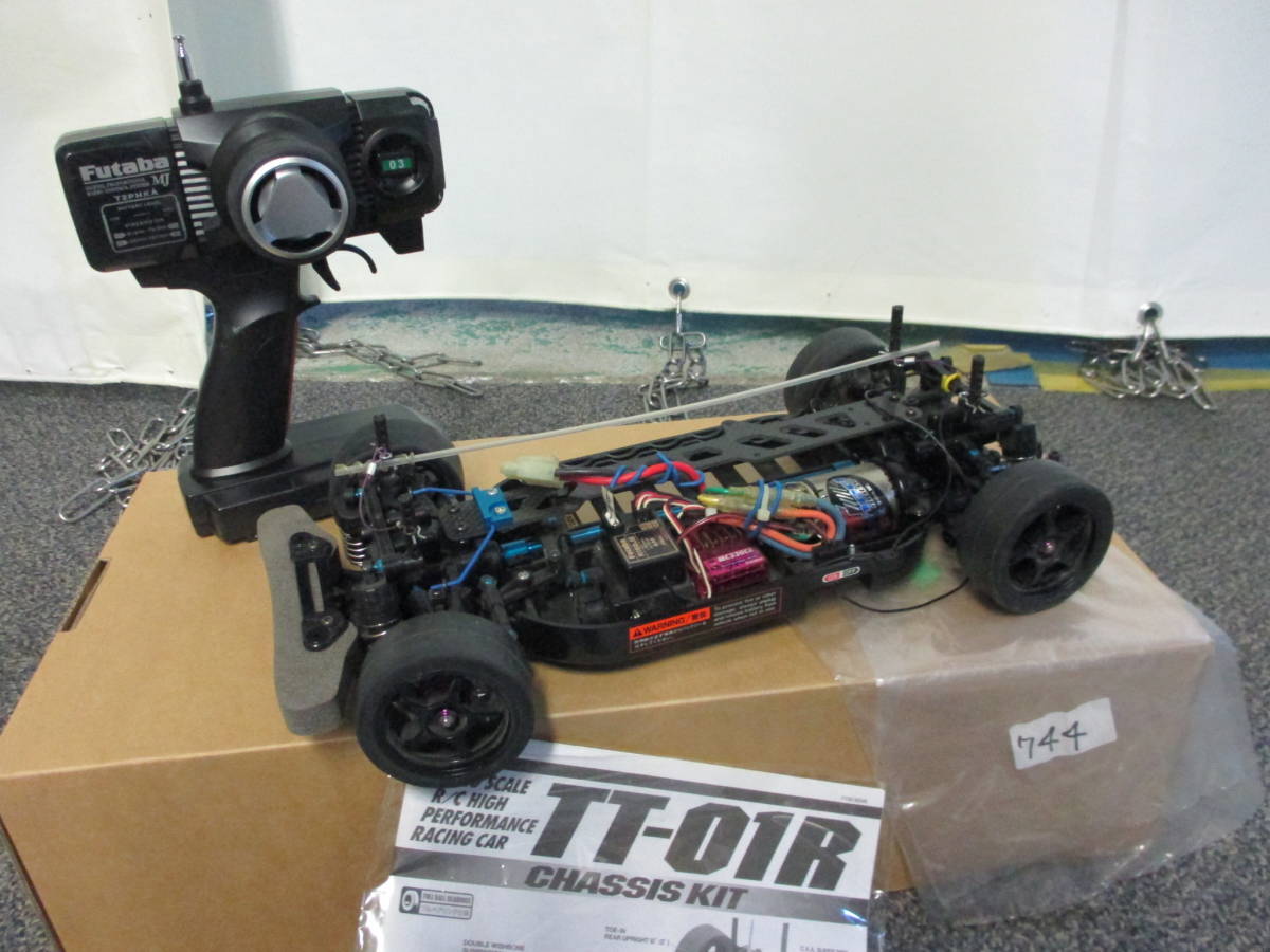 744　　　　　 タミヤ　　ＴＴ-01Ｒ　メカ搭載済み　完成品　プロポ付き　　1/10電動ＲＣカー　　　　　