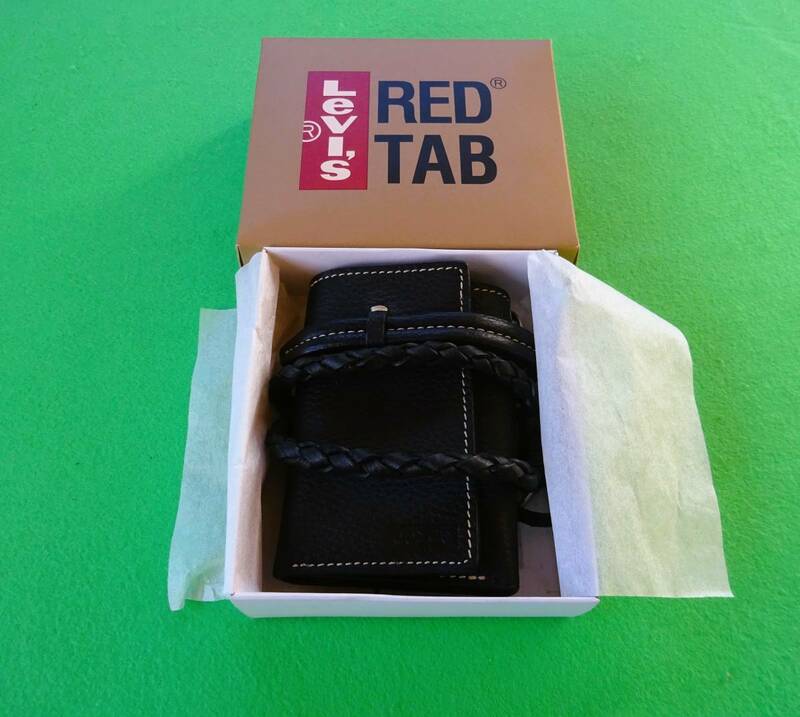 新品 希少 90'S PREMIUM LEVI'S レザーウォレット RED TAB ブラック リーバイス 刻印＆赤タブ付 外箱有り LEVI STRAUSS & CO プレミアム