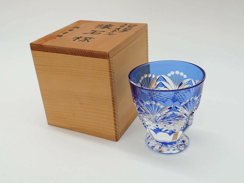 R-073762　江戸切子　カガミクリスタル　根本幸雄作　懐石杯(KAGAMI CRYSTAL、酒器、グラス、ガラス、硝子、共箱付き)