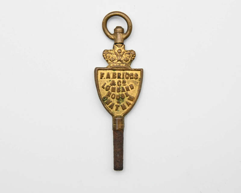 0354-2　懐中時計 鍵 イギリス 紋章 F.A.BRICGS & CO LOMBARD HOUSE ・CHATHAM　ヴィンテージ ポケットウォッチキー　ゼンマイ鍵　巻き鍵