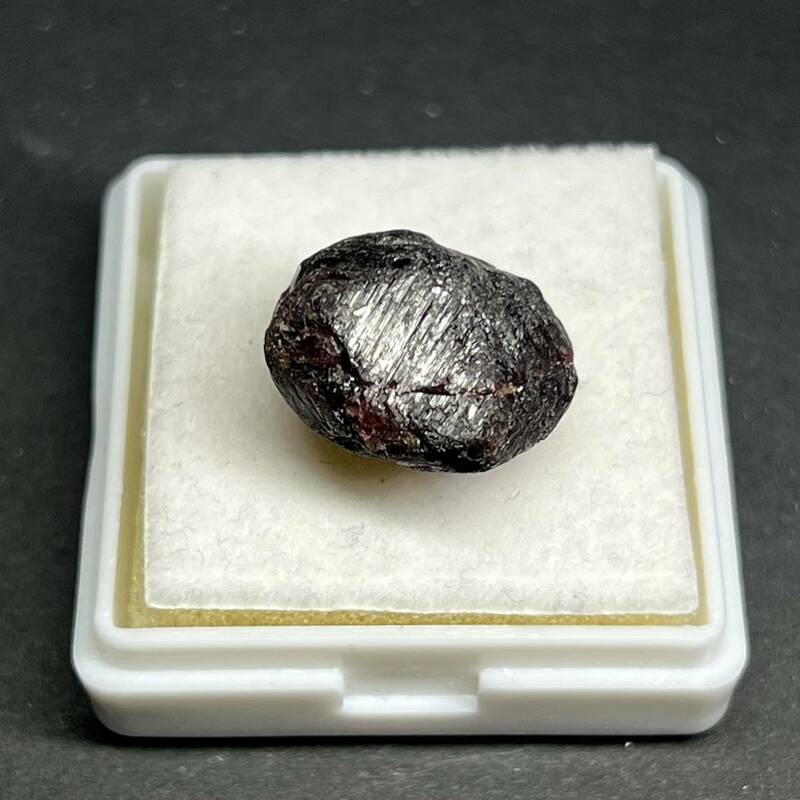 【鉱石】 32.15Ct 天然 ガーネット 原石 鉱物標本 柘榴石 ざくろ石 天然石 パワーストーン