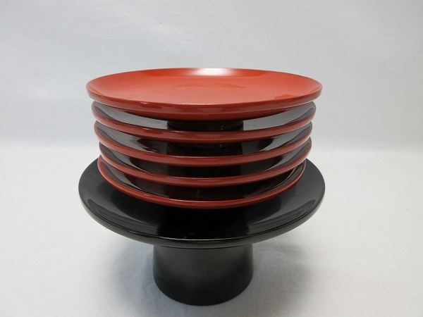 I10163 【 美品 茶道具 黒塗 盃台 朱塗 引盃５客 セット 箱無 】 検) 懐石道具 酒器 漆器 来客 会席道具 献盃 酒盃 和食器 ⅰ