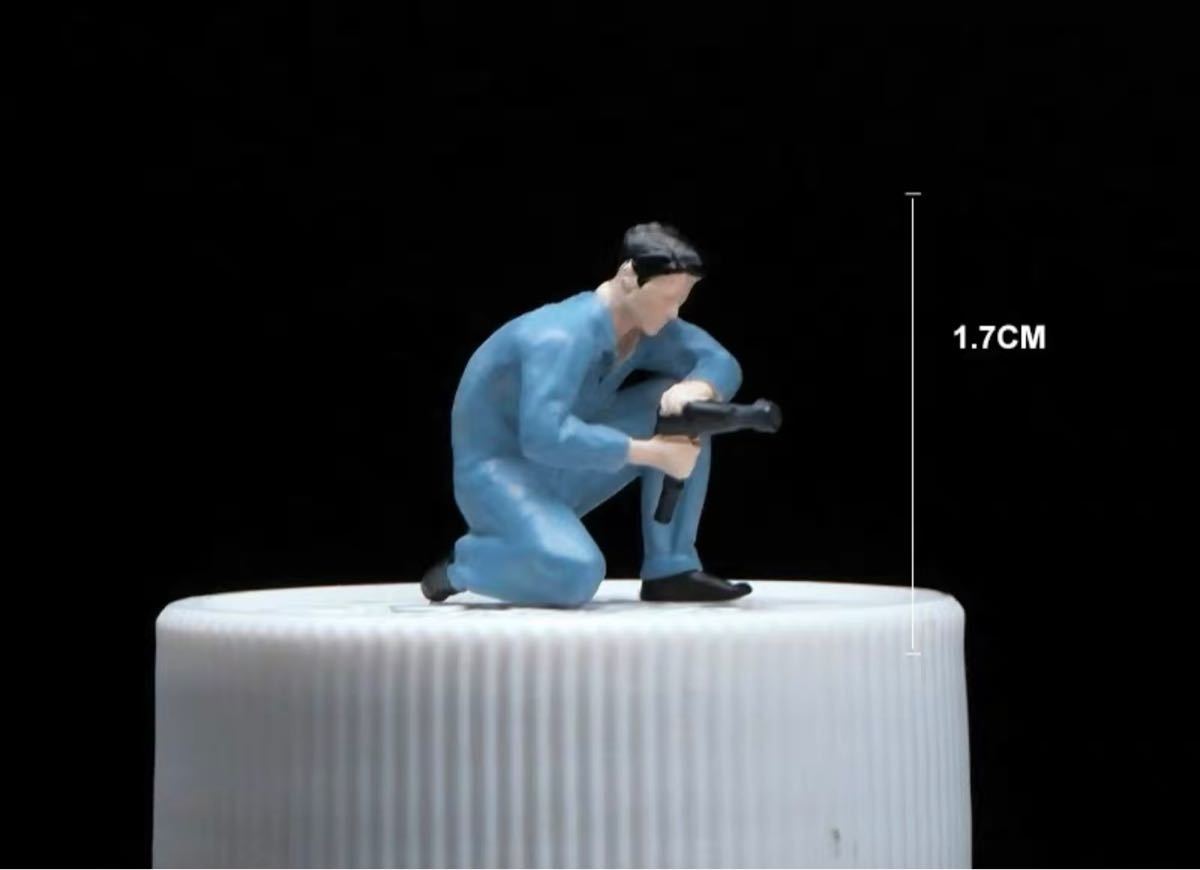 ★レア★ 1/64 模型　男性　人形　フィギュア モデル ミニカー等に　ガレージ等　ミニチュア　リペアマン