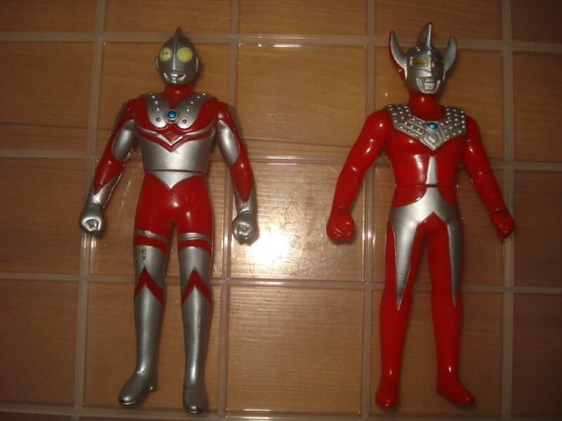 2点 ウルトラマンタロウ ゾフィー ミニソフビ フィギア 約13cm ウルトラマン 1990年代製 詳細不明 中古・ジャンク品扱いで 