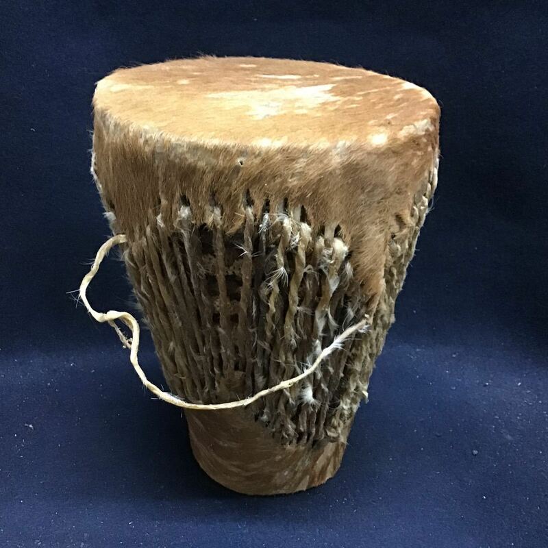 民族楽器　ボンゴ　本革　太鼓　アフリカ民藝　　ジャンベ　ドゥンドゥン　毛皮