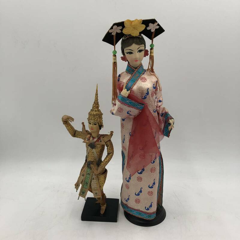 【海外みやげ2点】台湾民族人形/タイ民族衣装人形 置物 海外雑貨 アジアン雑貨