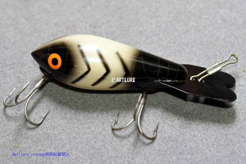 オールド珍品希少面白ルアー　BOMBER LURES TEXAS USA BOMBER BAIT CO., WOODEN LURE C1947-49 VINTAGE LURE （6087-119）USA #OLDLURE 