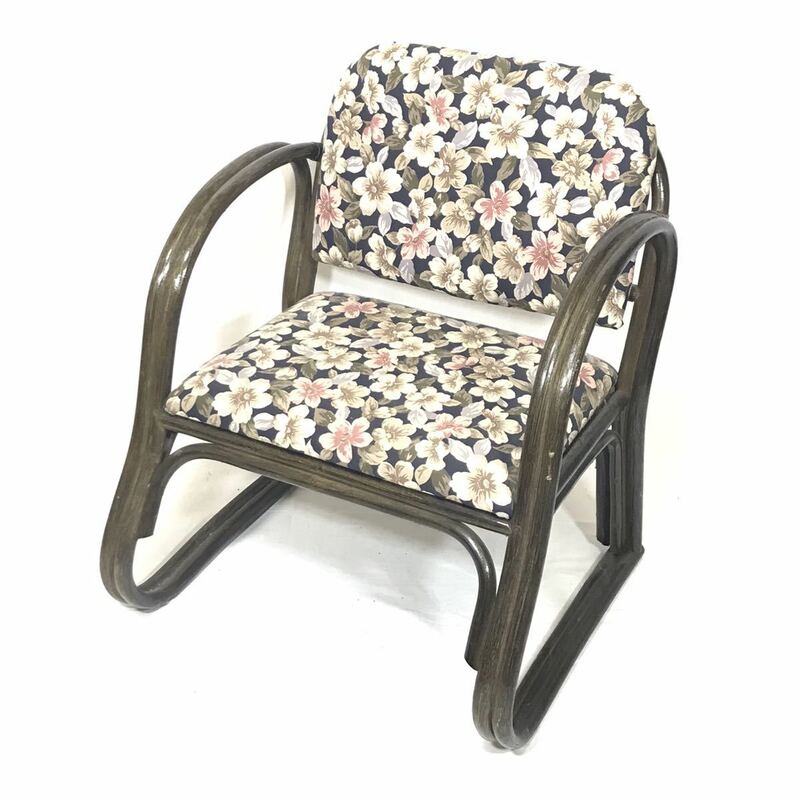 ラタンチェア 座椅子 肘掛け 籘 天然木 木製 イス チェア パーソナルチェア 1人掛け 1人用 家具 昭和 レトロ インテリア クッション付き