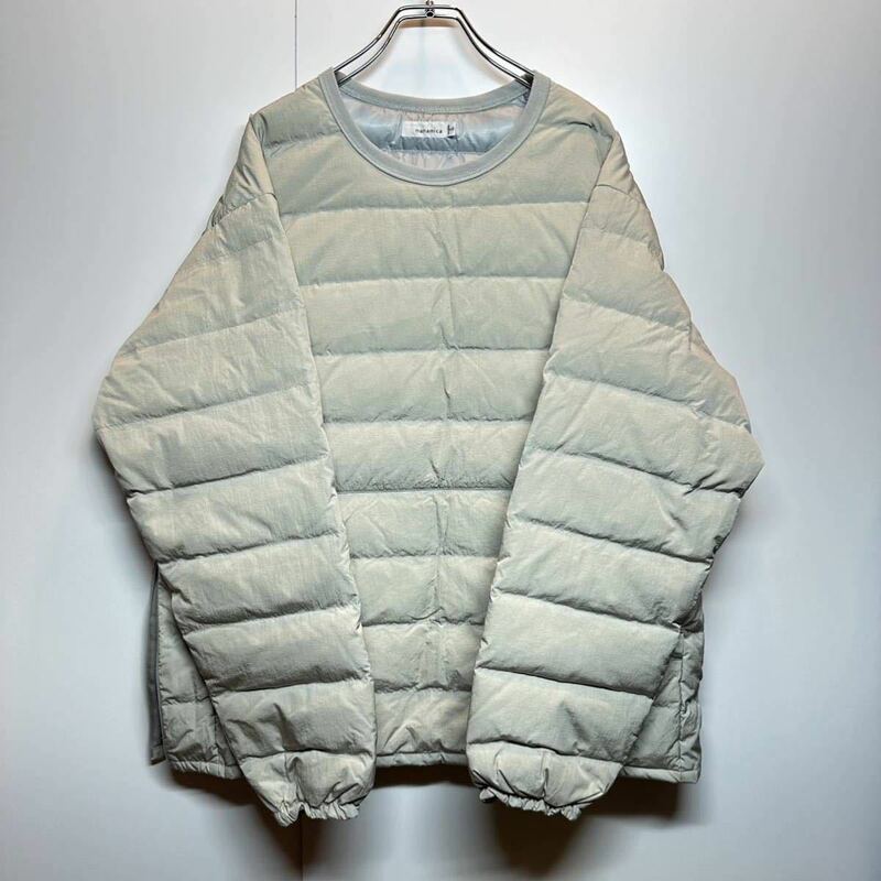 【S】nanamica for Pilgrim Surf+Supply Down Sweater LIGHT GREY ナナミカ ピルグリム サーフ サプライ ダウン ジャケット グレー T47