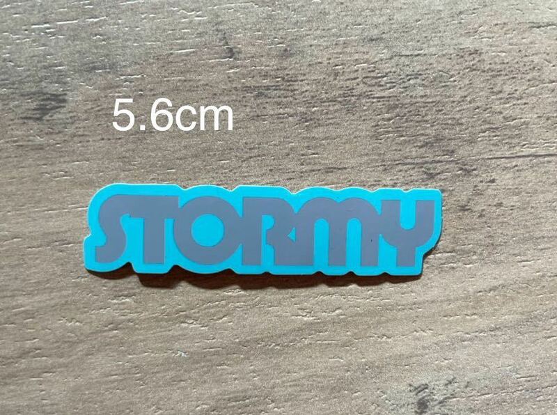 15【STORMY ストーミー】ステッカー シール 5.6cm スケボー スケートボード シルバー×水色
