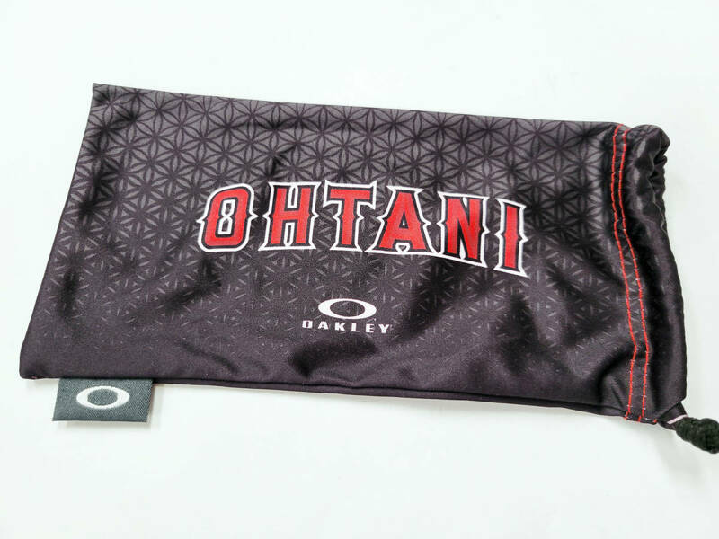 非売品 OAKLEY オークリー SHOHEI OHTANI 大谷翔平モデル 巾着 サングラスケース 1枚 L ブラック 黒 柄入り