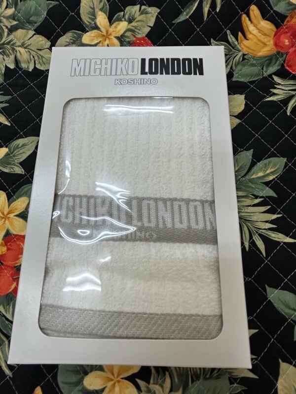 新品未使用　MICHIKO LONDON ミチコ・ロンドン　タオル