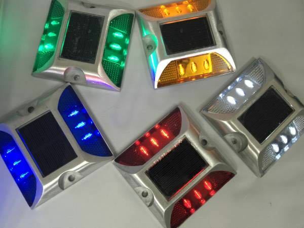 ソーラー 鋲 LED ライト 夜 常時点灯 5色 強力 両面テープ 付き