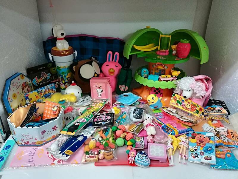 ■ジャンク おもちゃ こえだちゃんと木のおうち ぬいぐるみ 小物 他 未使用含む ダンボール箱 約100サイズ おまとめ 大量 ジャンクセット
