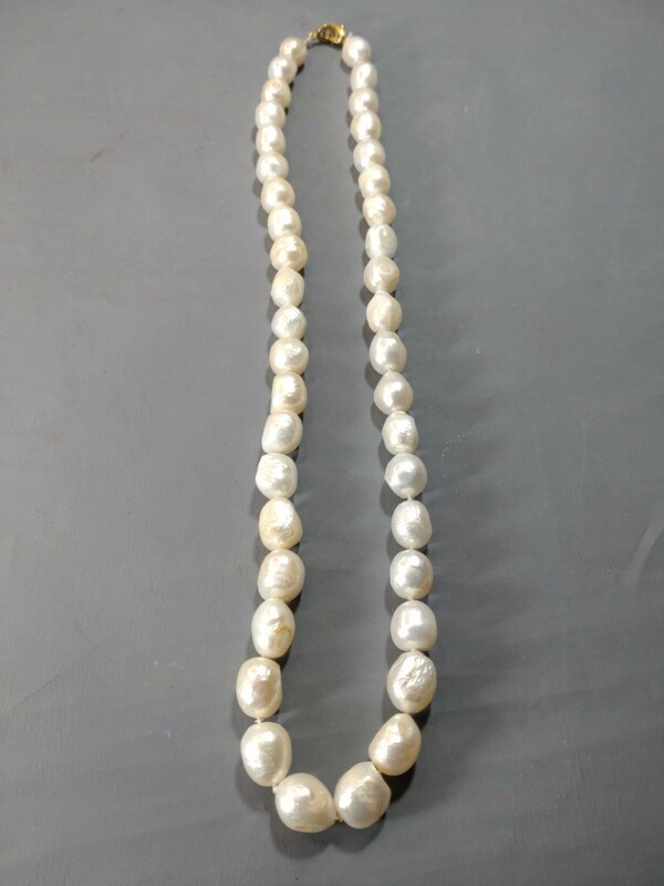 真珠　の　ネックレス