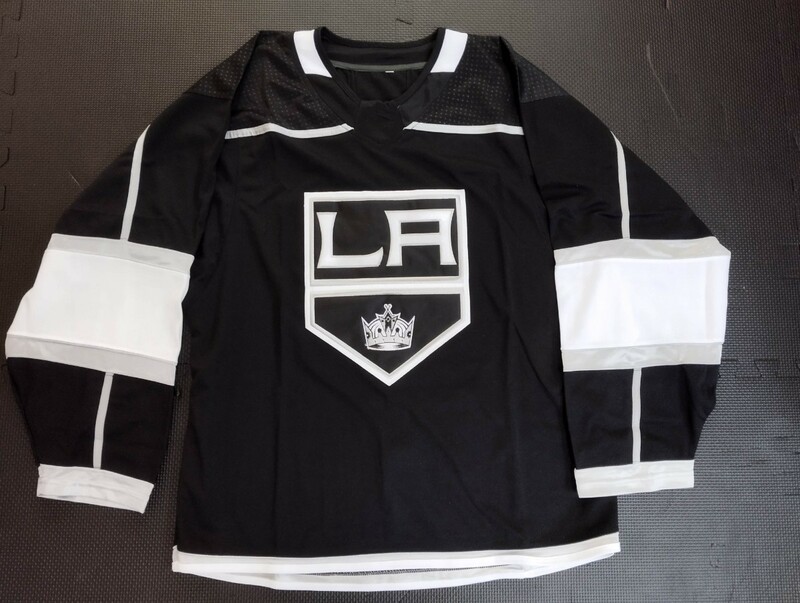 新品 未使用品 NHL Los Angeles Kings replica jersey ロサンゼルス キングス レプリカ ユニフォーム (NAME No. 無し） SIZE L