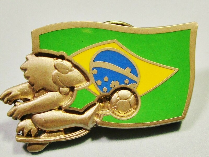 ★超希少！RARE！FIFA WORLD CUP FRANCE '98 Football ARTHUS BRESIL #5A pin badgeワールドカップ フランス ピンバッチ ブラジル