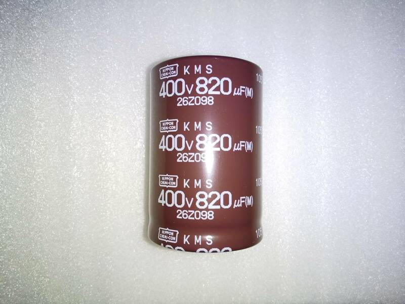 日本ケミコン　電解コンデンサー　400V　820μF　105℃　基板端子　17