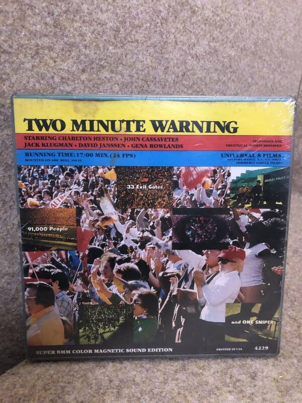 「TWO MINUTE WARNING 」8㎜ film SUPER8（Unopened）English 未開封 8ミリ「 パニックインスタジアム」パニック 映画 洋画 現状渡し