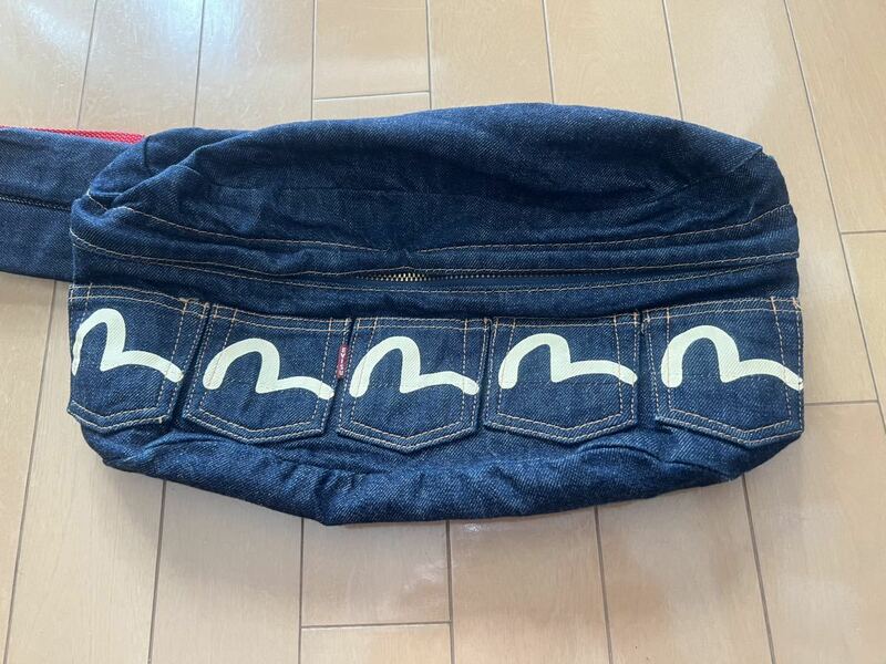 EVISU エヴィス ボディバック5連ポケット赤タグ白ペイント　旧モデル　日本製希少です。濃紺美品です。
