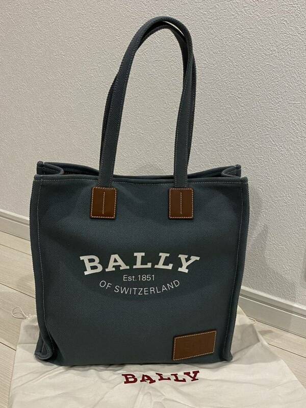 BALLY バリー 超美品 キャンバスXレザーの縦長トートバッグ