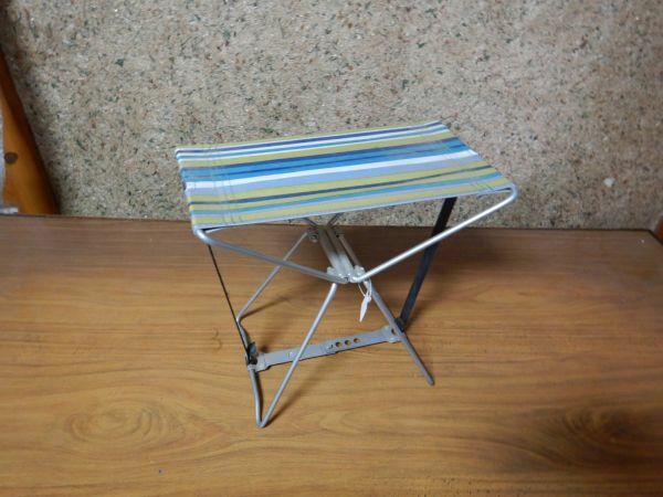 折りたたみ　椅子30X17.5H29CM 昭和レトロ　昔　日本製　MADE IN JAPAN