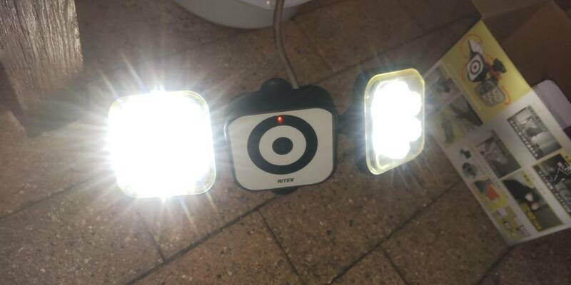 LED　SENSOR　LIGHTLEDセンサーライト 防犯カメラ8W×2灯