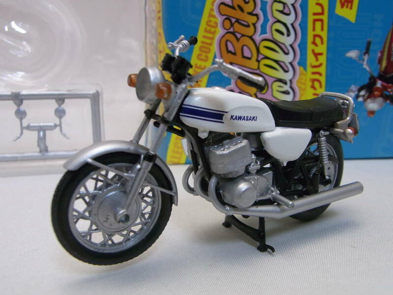 ★シークレット!★KAWASAKI 500-SSマッハIII ホワイト 1/24【F-toys ビッグバイクコレクション】食玩 FC-38