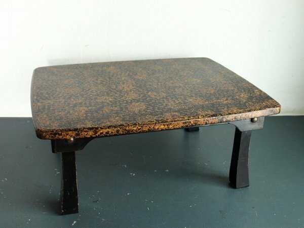 津軽塗の折畳脚小テーブル　ちゃぶ台　唐塗　伝統工芸品　漆芸　漆器　D10